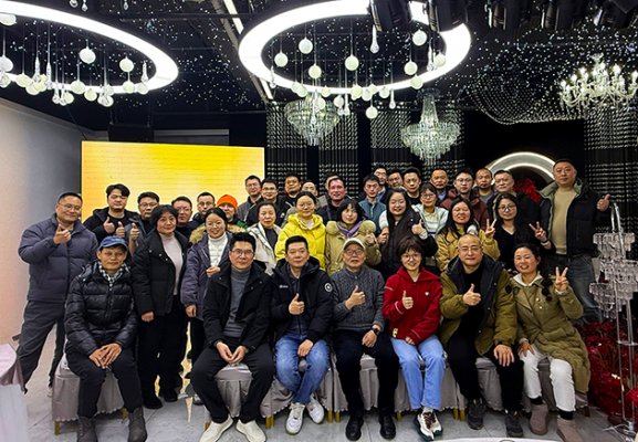 溯本求新，破局共赢——武汉华仪智能2025年年终总结暨2026年新春年会圆满落幕